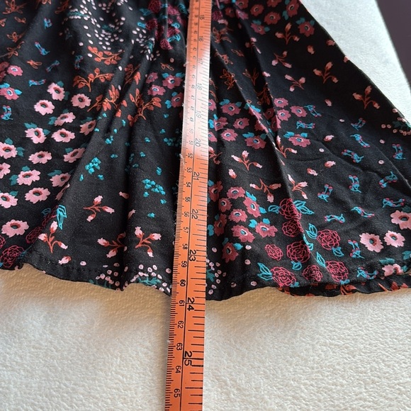 TORRID Peplum Sweetheart Floral Top - Picture 5 of 11